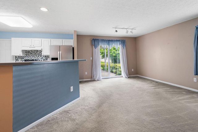 8626 Lazelle Commons Drive, Lewis Center, OH 43035