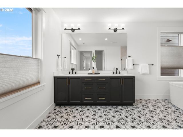 15765 Nw RIDGELINE St, Portland, OR 97229