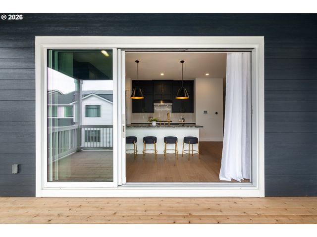 15765 Nw RIDGELINE St, Portland, OR 97229