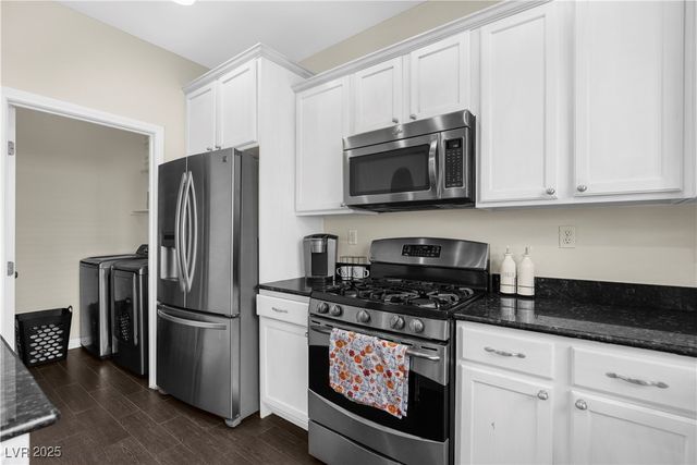 998 Lone Pine River Avenue, Henderson, NV 89002