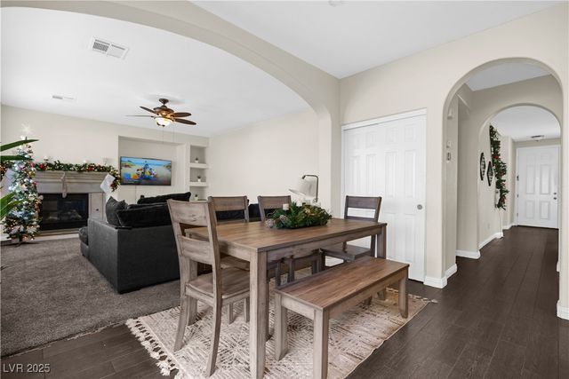 998 Lone Pine River Avenue, Henderson, NV 89002