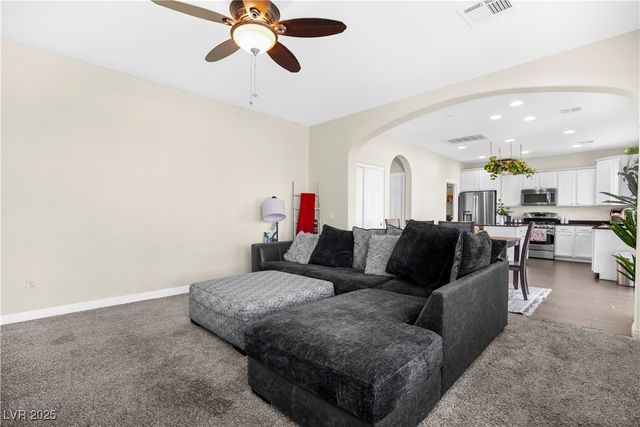 998 Lone Pine River Avenue, Henderson, NV 89002