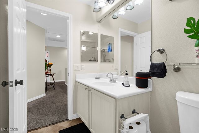 998 Lone Pine River Avenue, Henderson, NV 89002