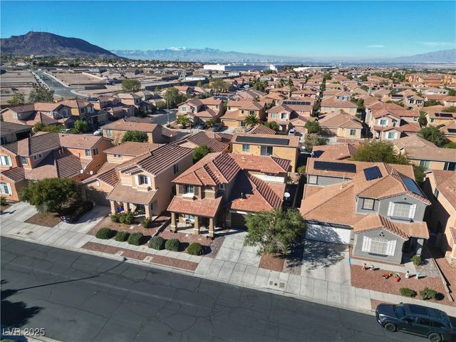 998 Lone Pine River Avenue, Henderson, NV 89002
