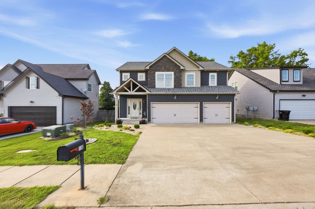 1167 Eagles Bluff Dr, Clarksville, TN 37040