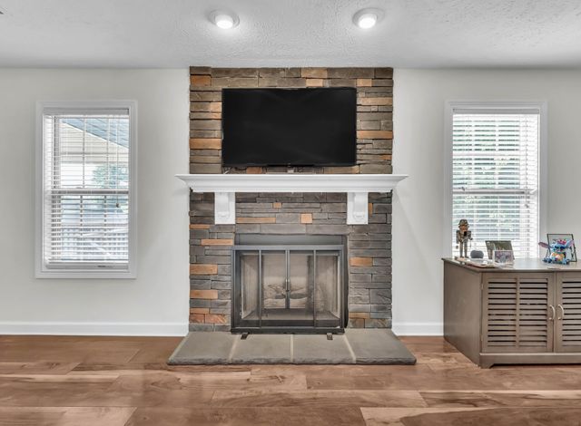 1167 Eagles Bluff Dr, Clarksville, TN 37040