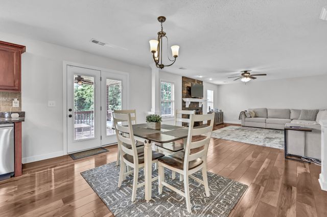1167 Eagles Bluff Dr, Clarksville, TN 37040