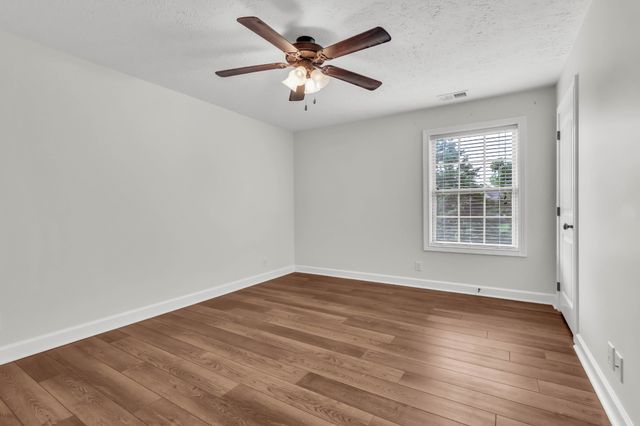 1167 Eagles Bluff Dr, Clarksville, TN 37040
