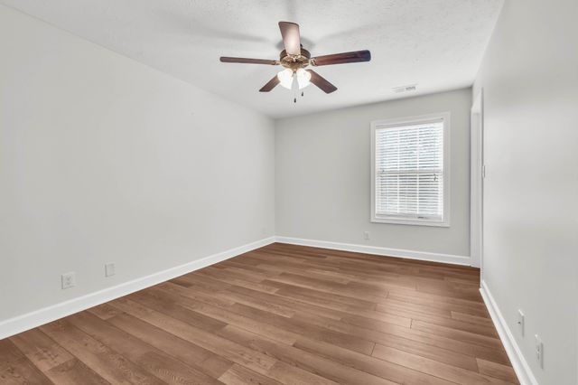 1167 Eagles Bluff Dr, Clarksville, TN 37040