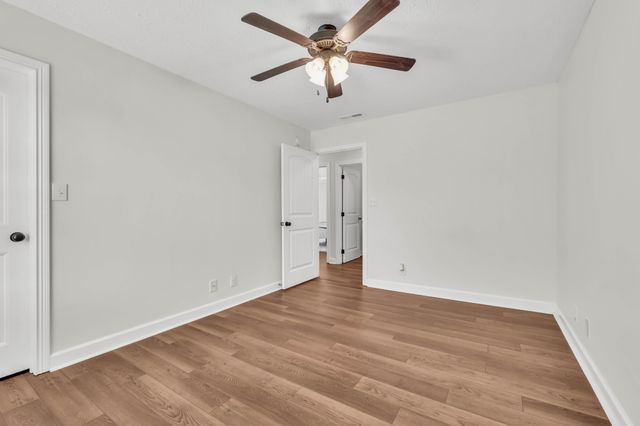 1167 Eagles Bluff Dr, Clarksville, TN 37040