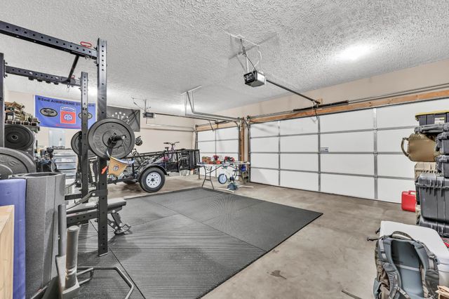 1167 Eagles Bluff Dr, Clarksville, TN 37040