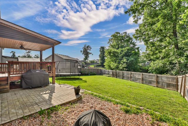 1167 Eagles Bluff Dr, Clarksville, TN 37040