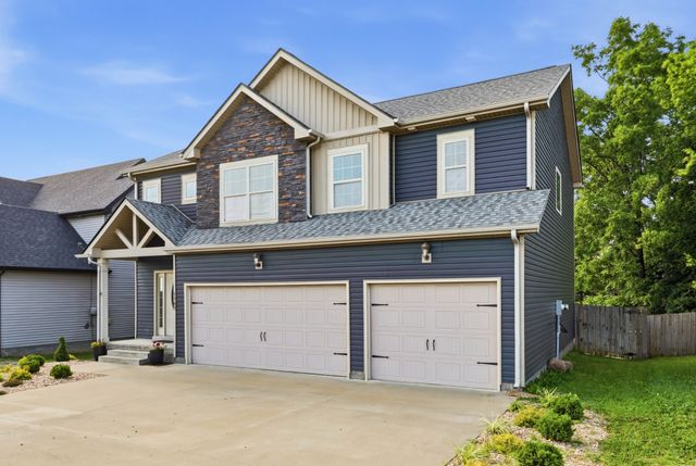 1167 Eagles Bluff Dr, Clarksville, TN 37040