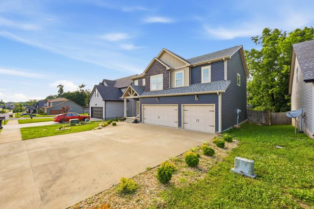 1167 Eagles Bluff Dr, Clarksville, TN 37040