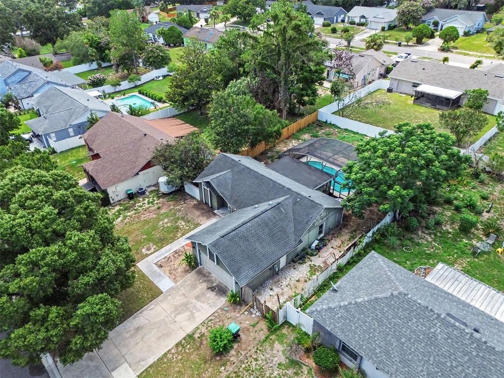Image 12 of property listing at 7774 BARBERRY DRIVE, Orlando, FL 32835