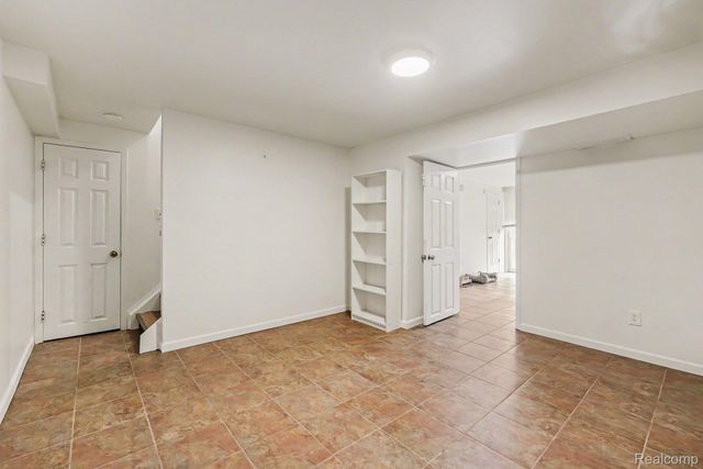 2863 Trailwood Drive, Rochester Hills, MI 48309