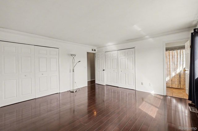 2863 Trailwood Drive, Rochester Hills, MI 48309