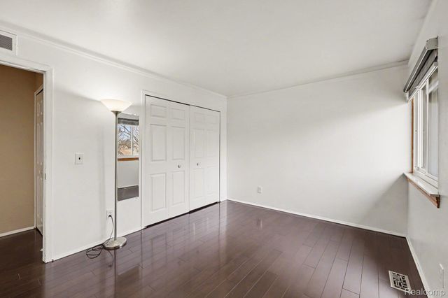 2863 Trailwood Drive, Rochester Hills, MI 48309