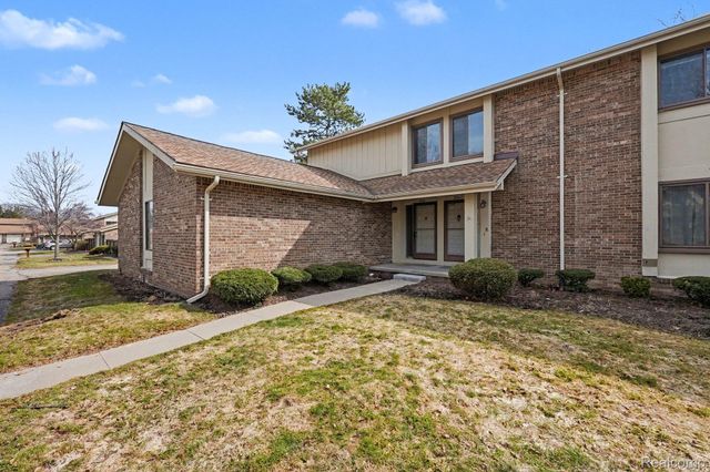 2863 Trailwood Drive, Rochester Hills, MI 48309