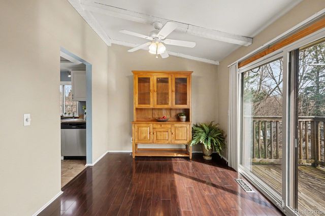 2863 Trailwood Drive, Rochester Hills, MI 48309