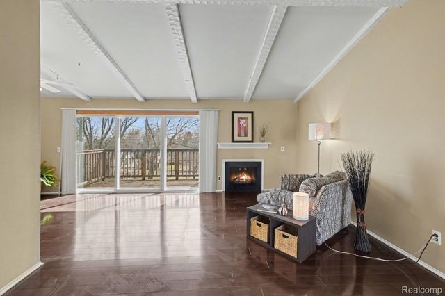 2863 Trailwood Drive, Rochester Hills, MI 48309