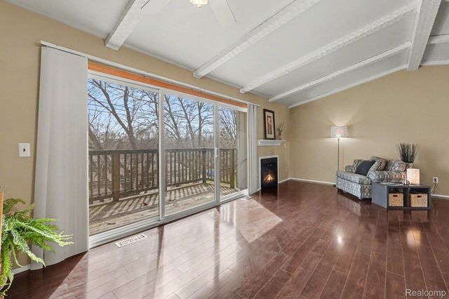 2863 Trailwood Drive, Rochester Hills, MI 48309