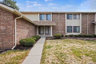 2863 Trailwood Drive, Rochester Hills, MI 48309