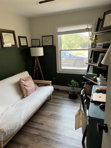 38016 Bloomfield Drive, Livonia, MI 48154