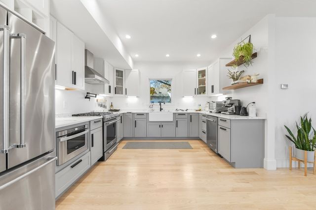 17 Akron St 2, Boston, MA 02119