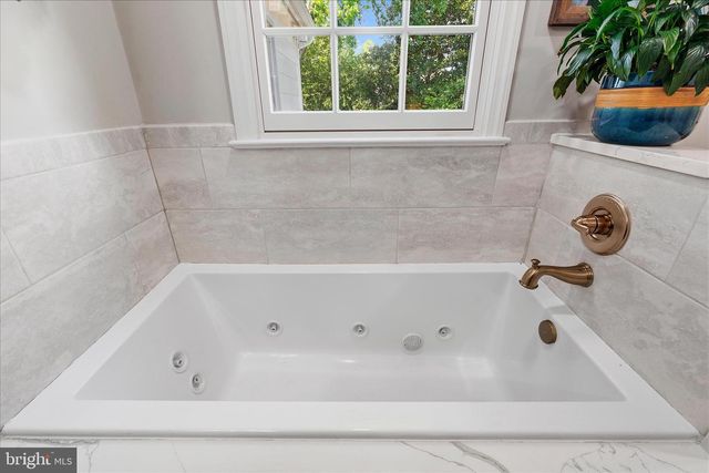 4 CHASE RD, Annapolis, MD 21409