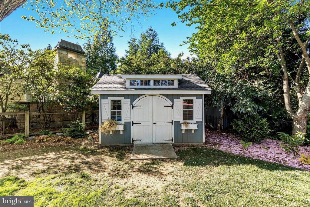 Image 42 of property listing at 4 CHASE RD, Annapolis, MD 21409