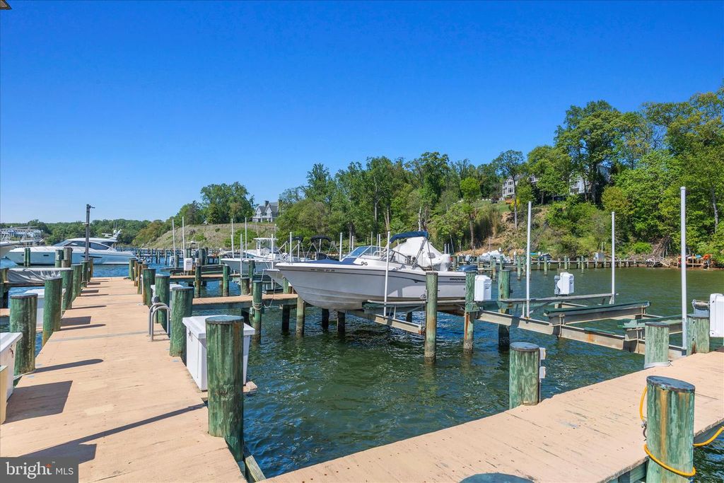 Image 76 of property listing at 4 CHASE RD, Annapolis, MD 21409