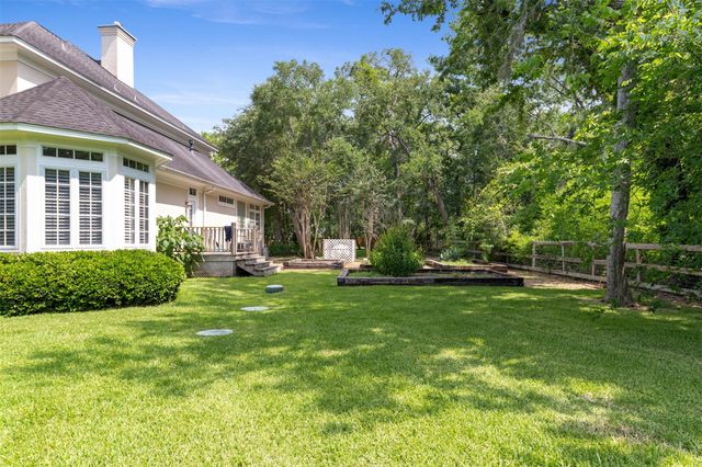 2042 Darby Lane, Fresno, TX 77545