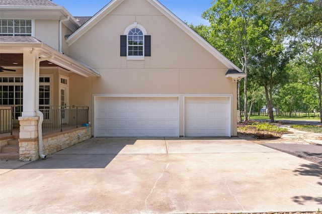 2042 Darby Lane, Fresno, TX 77545