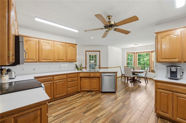 11 Wiltshire Drive, Bella Vista, AR 72714