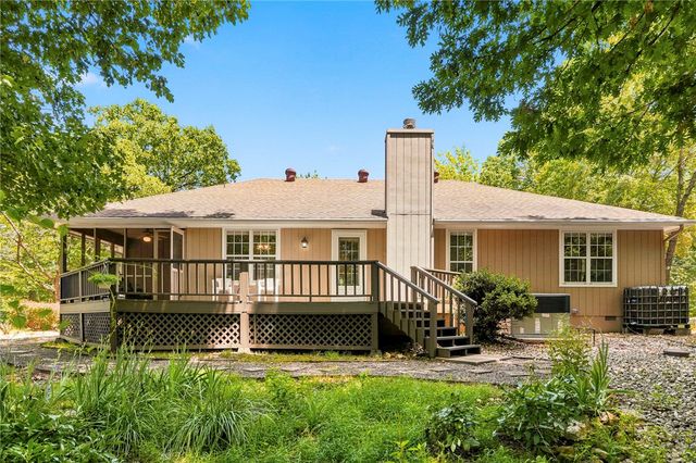 11 Wiltshire Drive, Bella Vista, AR 72714