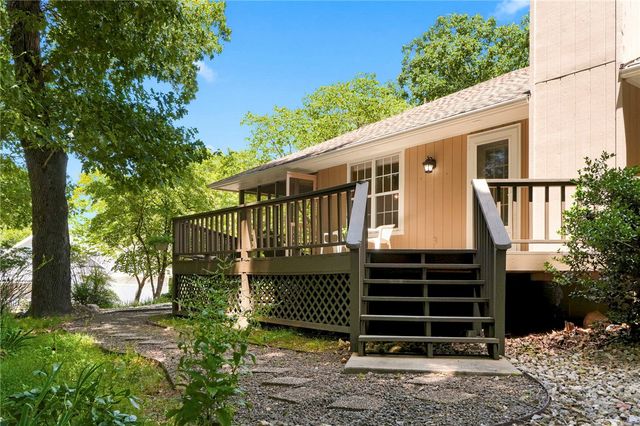 11 Wiltshire Drive, Bella Vista, AR 72714