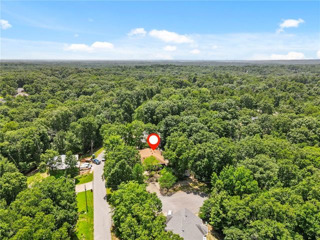 11 Wiltshire Drive, Bella Vista, AR 72714