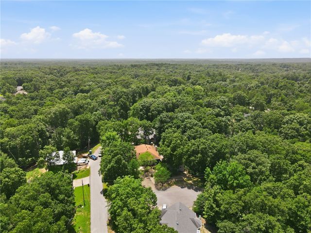 11 Wiltshire Drive, Bella Vista, AR 72714