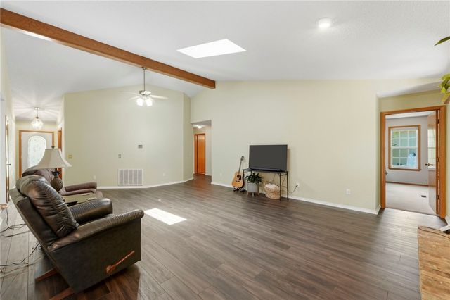 11 Wiltshire Drive, Bella Vista, AR 72714