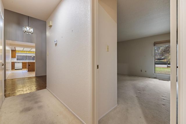 218 Brook Way, Modesto, CA 95354