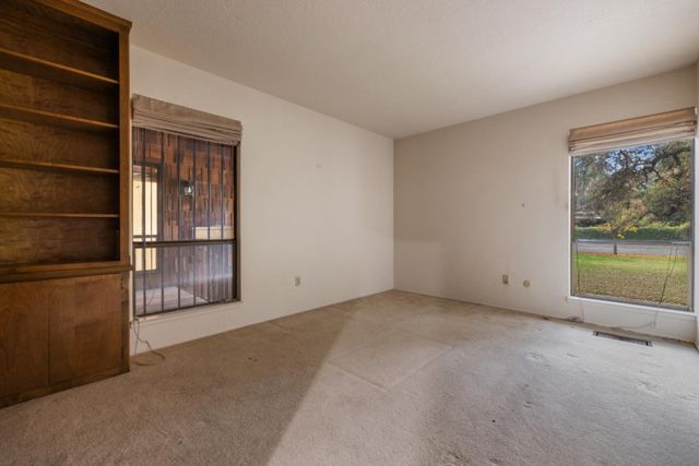 218 Brook Way, Modesto, CA 95354