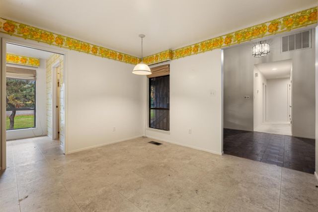 218 Brook Way, Modesto, CA 95354