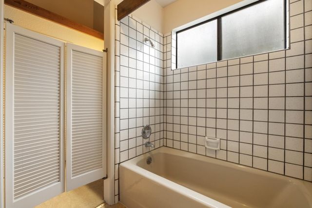 218 Brook Way, Modesto, CA 95354