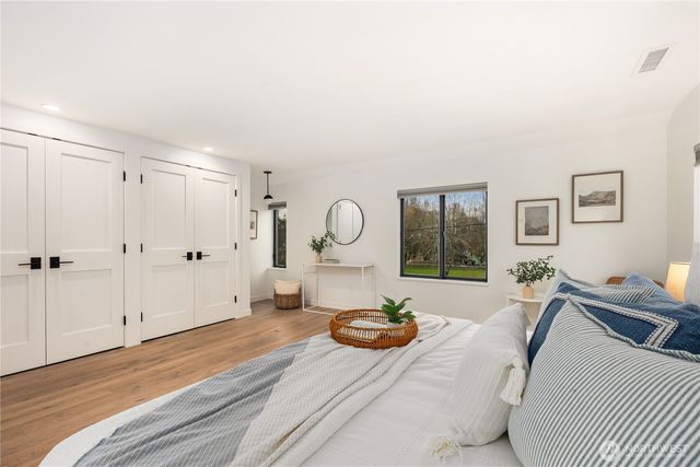 1633 E Calhoun Street, Seattle, WA 98112