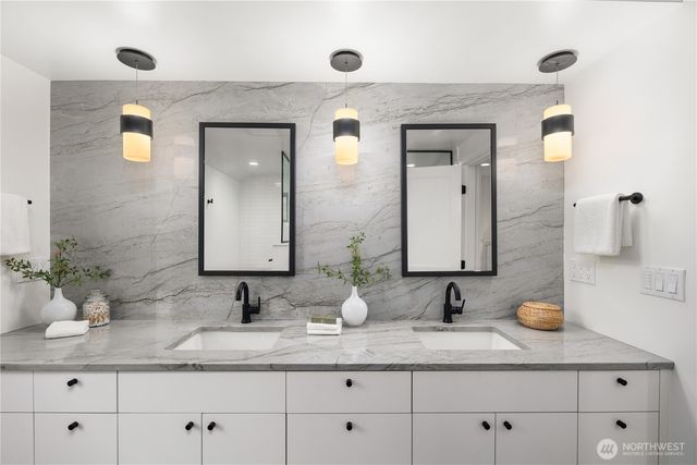 1633 E Calhoun Street, Seattle, WA 98112