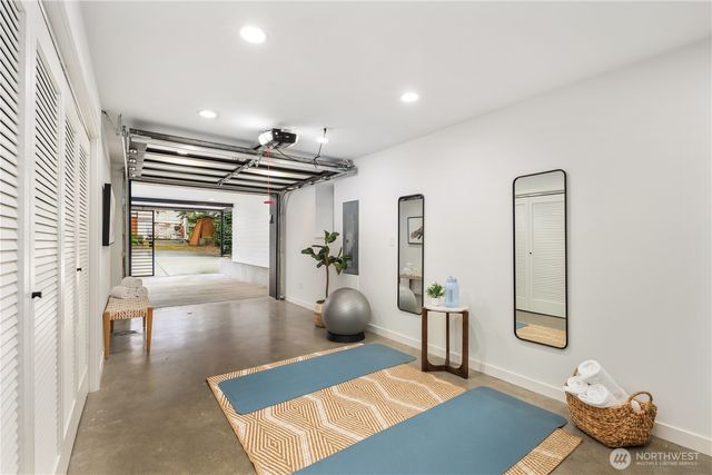 1633 E Calhoun Street, Seattle, WA 98112