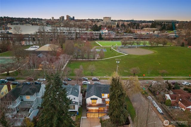 1633 E Calhoun Street, Seattle, WA 98112