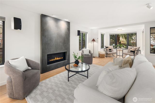 1633 E Calhoun Street, Seattle, WA 98112