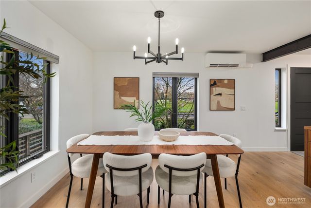 1633 E Calhoun Street, Seattle, WA 98112